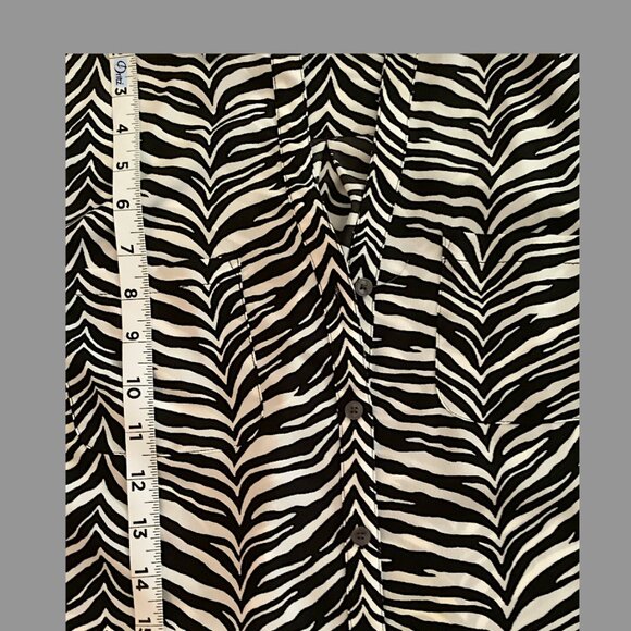 Talbots - Classic Zebra/Animal print long-sleeved Shirt, Size 10 - Picture 8 of 11